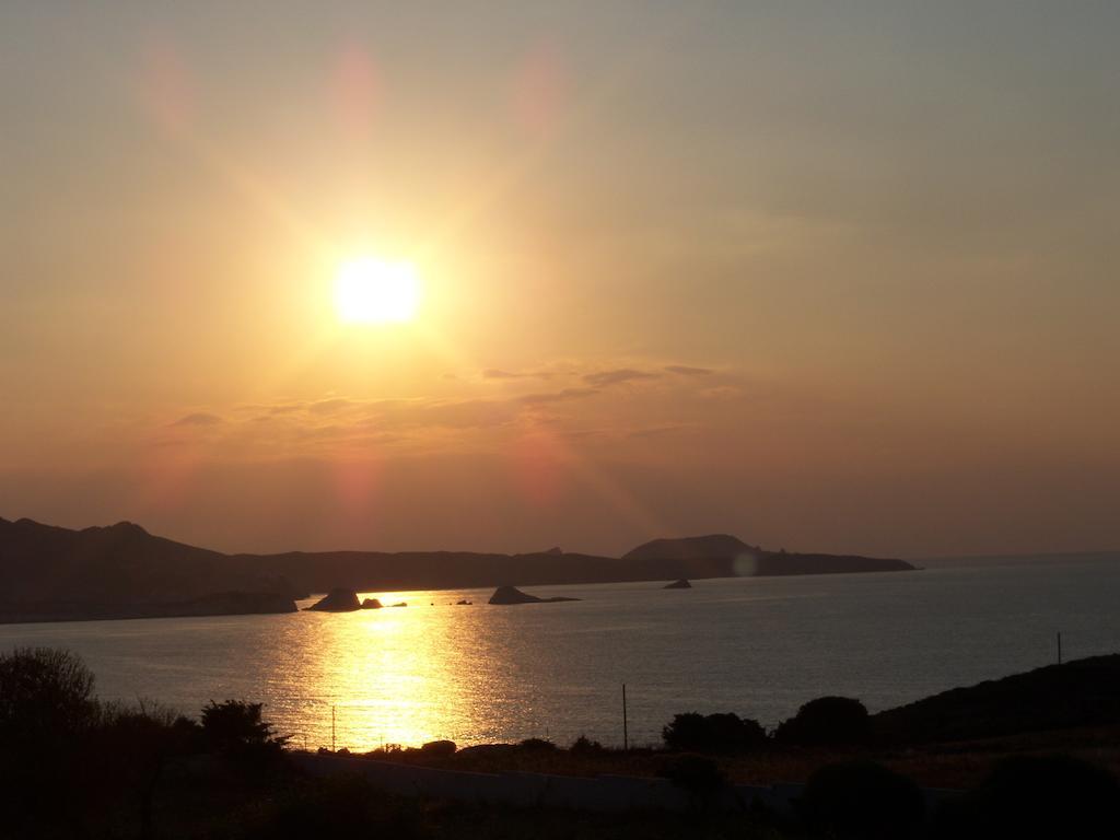 Agnanti View Hotel Pachaina エクステリア 写真