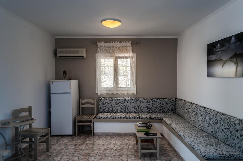 Agnanti View Hotel Pachaina エクステリア 写真