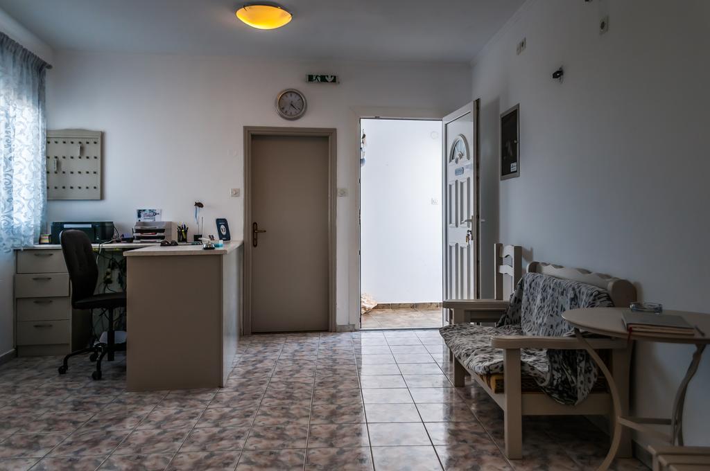 Agnanti View Hotel Pachaina エクステリア 写真