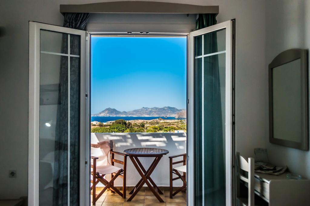 Agnanti View Hotel Pachaina エクステリア 写真